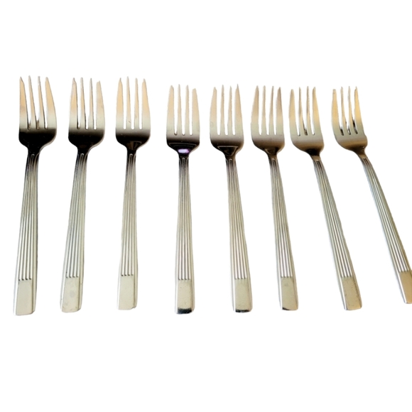 Cortland Estate Stainless Steel Set of 8 Salad Forks - Picture 1 of 3